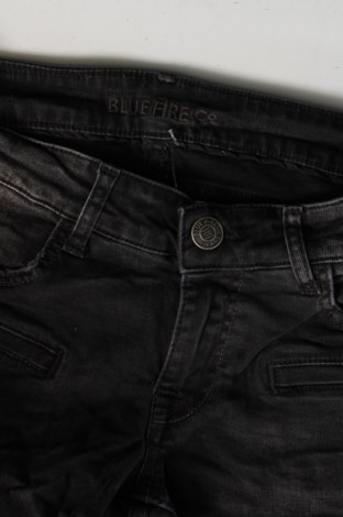 Damen Jeans Blue Fire Co, Größe M, Farbe Grau, Preis 2,22 €