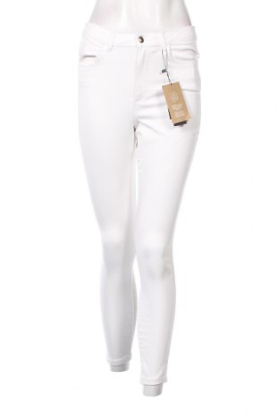 Γυναικείο Τζίν Vero Moda, Μέγεθος M, Χρώμα Λευκό, Τιμή 7,71 €
