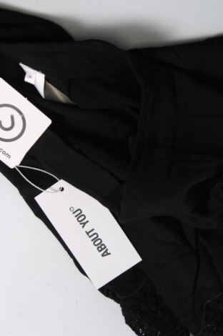 Γυναικείο κοντό παντελόνι About You, Μέγεθος XS, Χρώμα Μαύρο, Τιμή 20,62 €