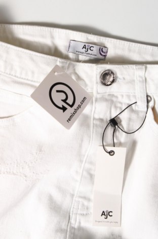 Γυναικείο κοντό παντελόνι Ajc, Μέγεθος S, Χρώμα Λευκό, Τιμή 6,07 €