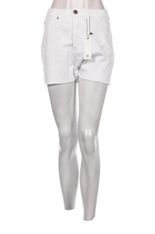 Дамски къс панталон Ajc, Размер M, Цвят Бял, Цена 11,16 лв.