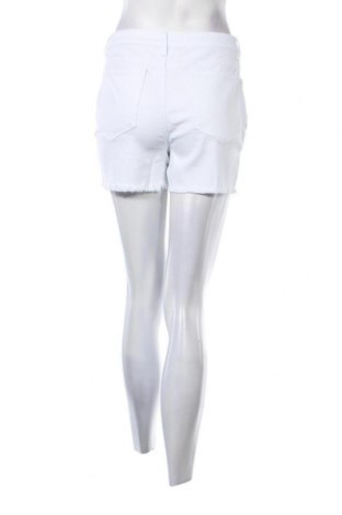 Дамски къс панталон Ajc, Размер S, Цвят Бял, Цена 11,16 лв.