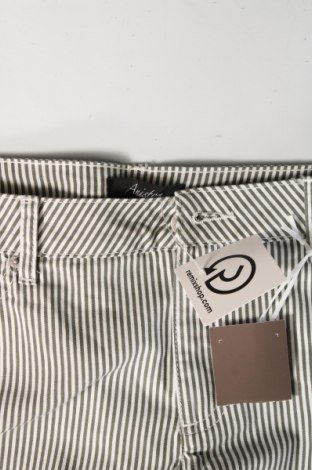 Дамски къс панталон Aniston, Размер L, Цвят Многоцветен, Цена 31,00 лв.