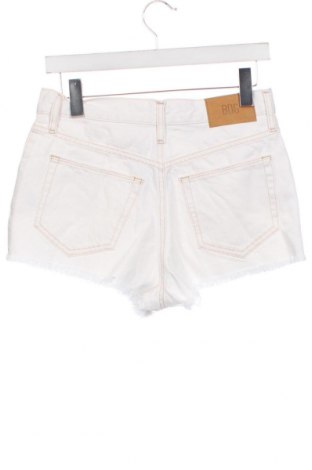 Γυναικείο κοντό παντελόνι BDG, Μέγεθος S, Χρώμα Λευκό, Τιμή 4,45 €