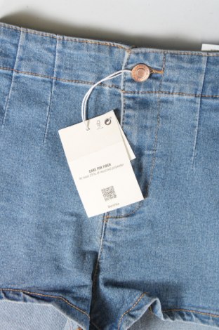 Γυναικείο κοντό παντελόνι Bershka, Μέγεθος XXS, Χρώμα Μπλέ, Τιμή 15,98 €