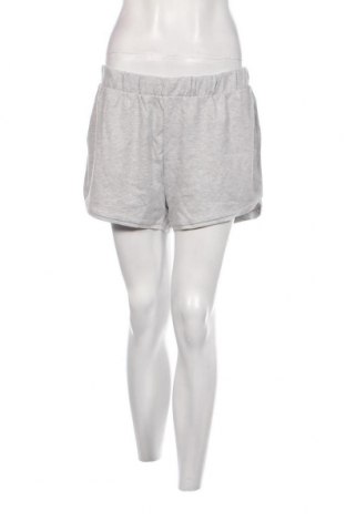 Дамски къс панталон Camaieu, Размер L, Цвят Сив, Цена 8,68 лв.