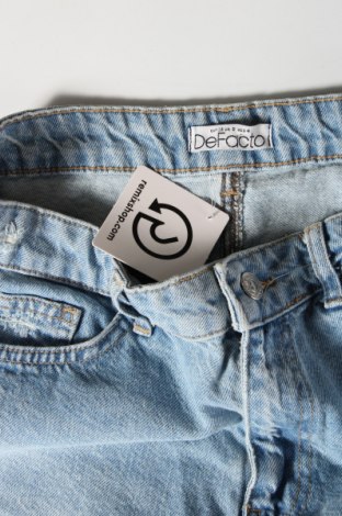 Γυναικείο κοντό παντελόνι Defacto, Μέγεθος S, Χρώμα Μπλέ, Τιμή 15,98 €