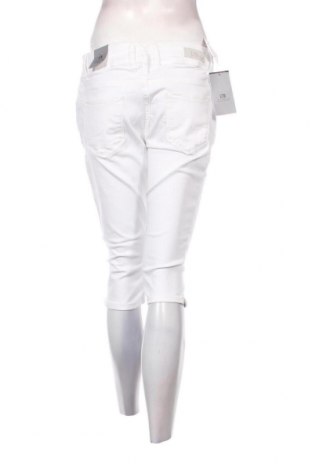 Damen Shorts Ltb, Größe M, Farbe Weiß, Preis 8,54 €