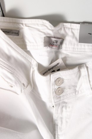 Γυναικείο κοντό παντελόνι Ltb, Μέγεθος S, Χρώμα Λευκό, Τιμή 9,28 €