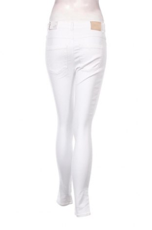 Damen Shorts ONLY, Größe M, Farbe Weiß, Preis € 7,01