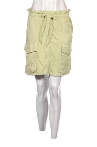 Дамски къс панталон Pepco, Размер S, Цвят Зелен, Цена 6,20 лв.