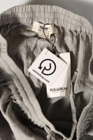Damen Shorts Pull&Bear, Größe L, Farbe Grün, Preis 15,98 €