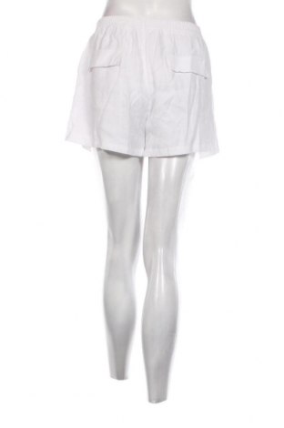 Pantaloni scurți de femei Pull&Bear, Mărime XL, Culoare Alb, Preț 26,51 Lei