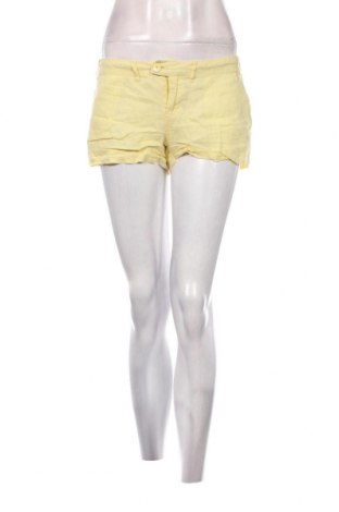Дамски къс панталон Springfield, Размер M, Цвят Жълт, Цена 6,00 лв.