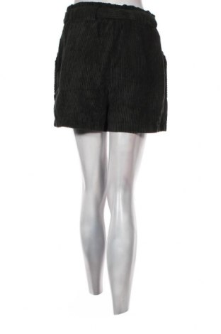 Γυναικείο κοντό παντελόνι Tissaia, Μέγεθος M, Χρώμα Πράσινο, Τιμή 2,12 €