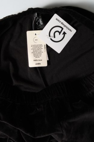 Damen Shorts Undiz, Größe M, Farbe Schwarz, Preis 37,11 €