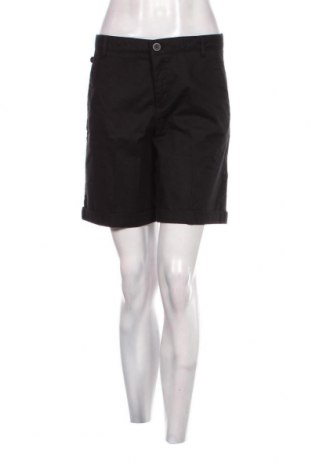 Дамски къс панталон United Colors Of Benetton, Размер M, Цвят Черен, Цена 21,60 лв.