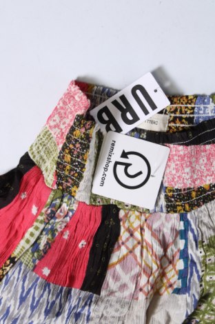 Дамски къс панталон Urban Outfitters, Размер XS, Цвят Многоцветен, Цена 72,00 лв.