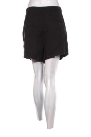 Дамски къс панталон Vero Moda, Размер L, Цвят Черен, Цена 40,00 лв.
