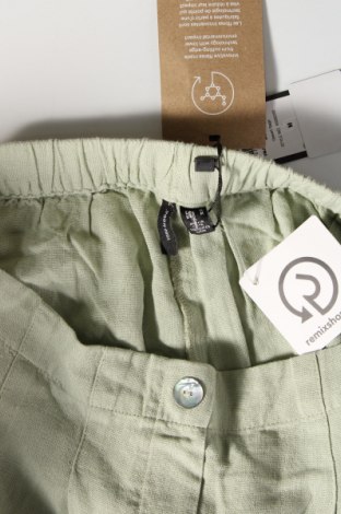 Дамски къс панталон Vero Moda, Размер M, Цвят Зелен, Цена 40,00 лв.