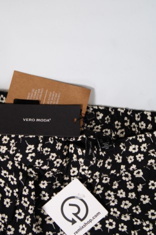 Дамски къс панталон Vero Moda, Размер S, Цвят Черен, Цена 8,40 лв.