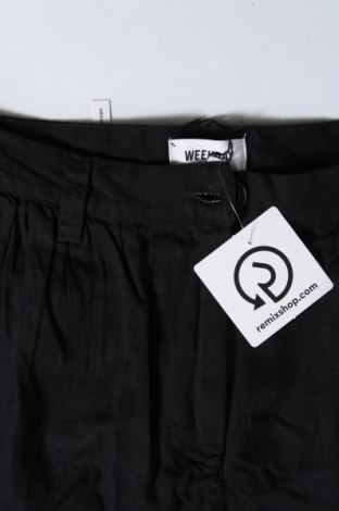 Damen Shorts Weekday, Größe S, Farbe Schwarz, Preis 14,43 €