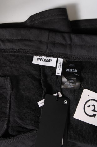 Pantaloni scurți de femei Weekday, Mărime 3XL, Culoare Gri, Preț 26,71 Lei