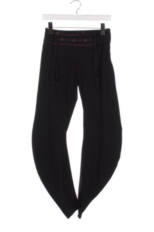 Pantaloni de femei La Mode Est A Vous, Mărime XS, Culoare Negru, Preț 27,24 Lei