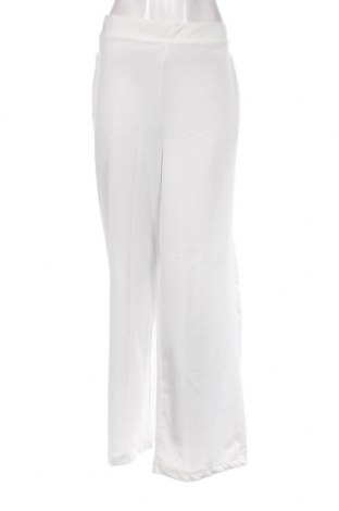 Дамски панталон Trendyol, Размер L, Цвят Бял, Цена 12,18 лв.