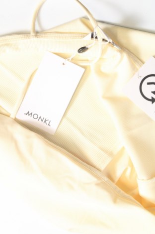 Γυναικείο αμάνικο μπλουζάκι Monki, Μέγεθος L, Χρώμα Κίτρινο, Τιμή 3,33 €