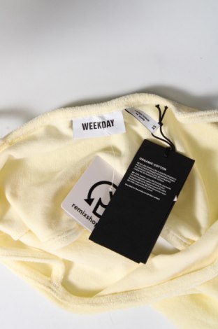 Γυναικείο αμάνικο μπλουζάκι Weekday, Μέγεθος XS, Χρώμα Εκρού, Τιμή 3,03 €