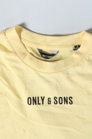 Ανδρικό t-shirt Only & Sons, Μέγεθος S, Χρώμα Κίτρινο, Τιμή 10,82 €
