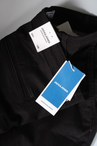 Pantaloni de bărbați Jack & Jones, Mărime M, Culoare Negru, Preț 35,07 Lei