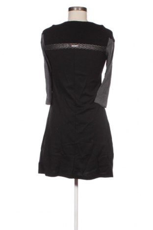 Kleid La Mode Est A Vous, Größe XS, Farbe Mehrfarbig, Preis 3,56 €