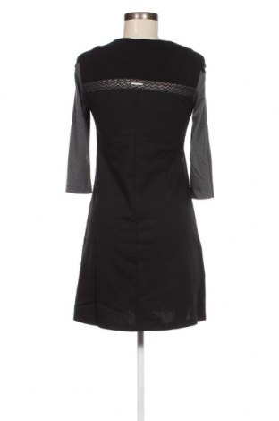 Kleid La Mode Est A Vous, Größe XS, Farbe Mehrfarbig, Preis 4,99 €