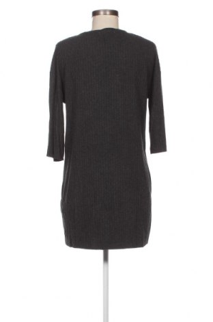 Kleid Pull&Bear, Größe M, Farbe Grau, Preis € 8,77