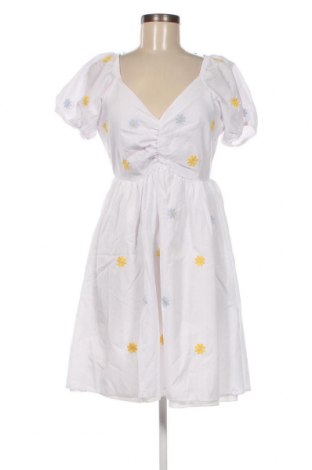 Φόρεμα Trendyol, Μέγεθος L, Χρώμα Λευκό, Τιμή 23,66 €