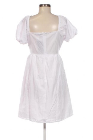 Φόρεμα Trendyol, Μέγεθος L, Χρώμα Λευκό, Τιμή 23,66 €