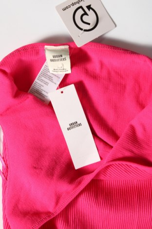 Рокля Urban Outfitters, Размер S, Цвят Розов, Цена 10,20 лв.