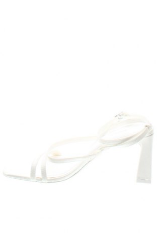 Sandalen Bershka, Größe 41, Farbe Weiß, Preis 10,64 €