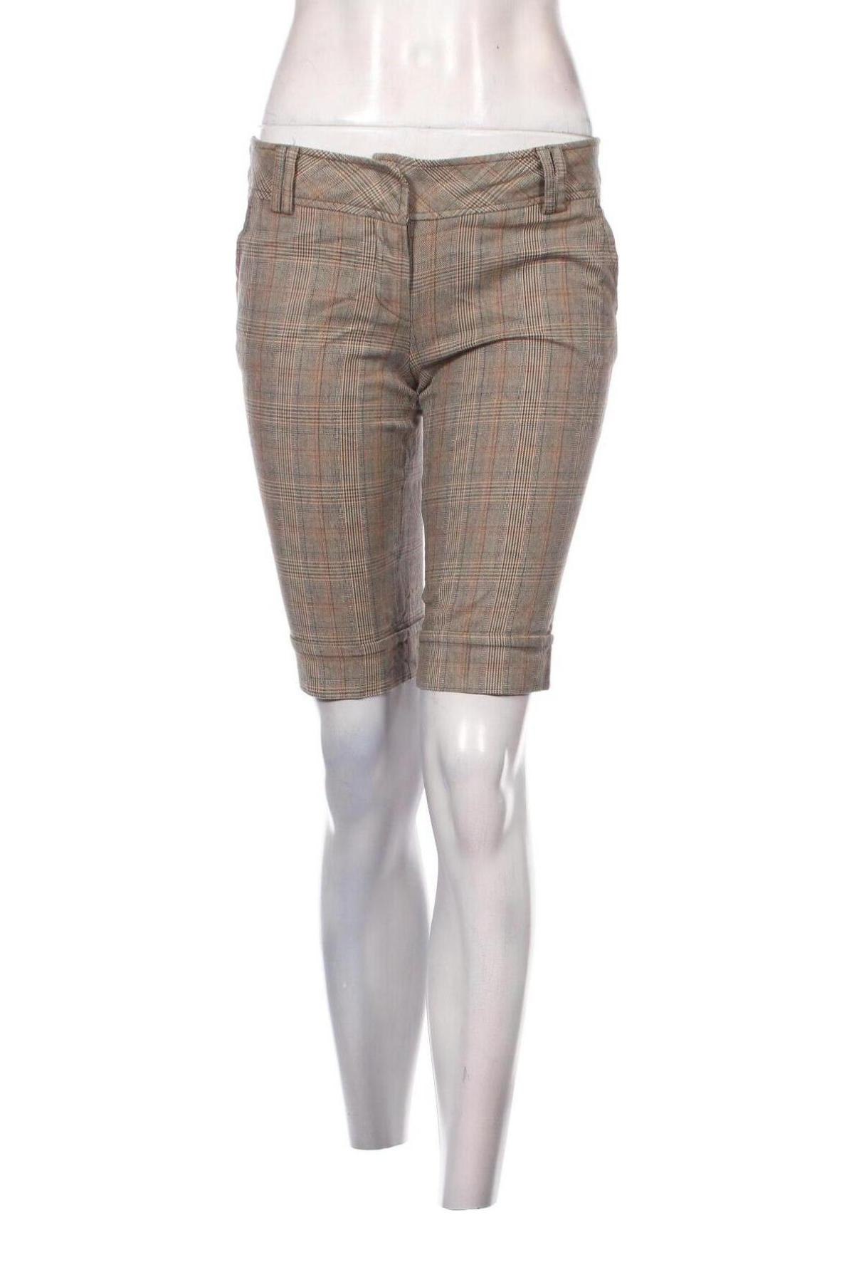 Дамски къс панталон Formul@, Размер S, Цвят Бежов, Цена 4,18 лв.