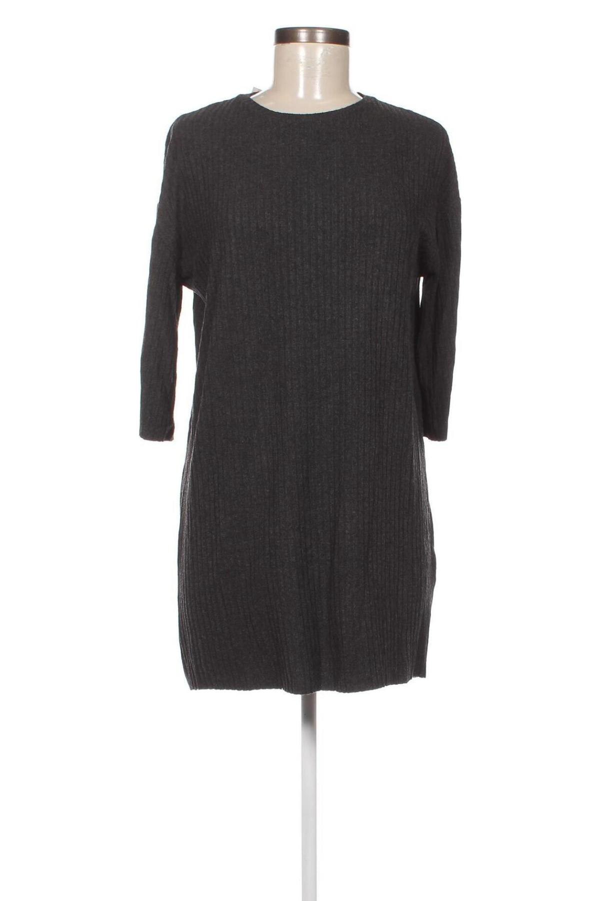 Kleid Pull&Bear, Größe M, Farbe Grau, Preis 8,77 €