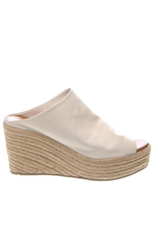 Pantolette Inuovo, Größe 39, Farbe Ecru, Preis € 18,49