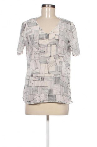 Damen Shirt Turnover, Größe M, Farbe Weiß, Preis 20,97 €