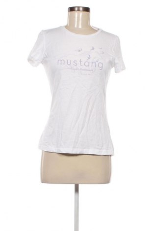 Γυναικείο t-shirt Mustang, Μέγεθος S, Χρώμα Λευκό, Τιμή 9,00 €