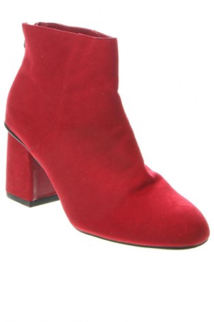 Damen Stiefeletten Bershka, Größe 36, Farbe Rot, Preis € 15,99