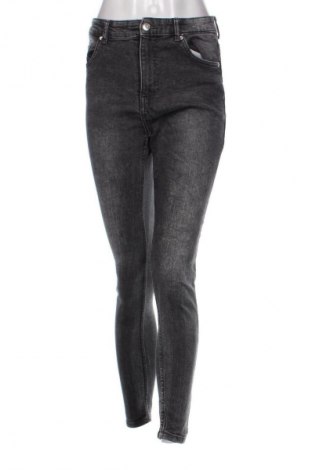 Damen Jeans Bershka, Größe S, Farbe Grau, Preis 10,99 €