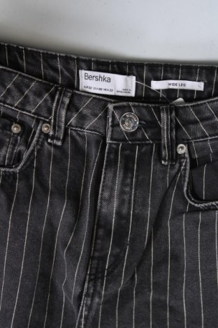 Blugi de femei Bershka, Mărime XXS, Culoare Gri, Preț 48,99 Lei