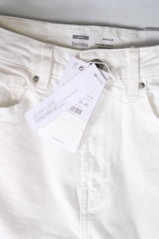 Női farmernadrág Bershka, Méret XS, Szín Fehér, Ár 6 499 Ft