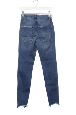 Damskie jeansy Pull&Bear, Rozmiar XS, Kolor Niebieski, Cena 46,99 zł